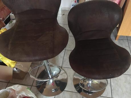 Hnede barove stolicky,