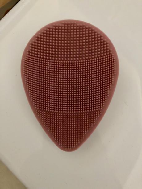 Pomôcka na čistenie tváre,