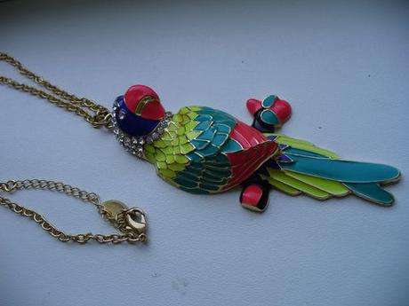 Náhrdelník papagáj,