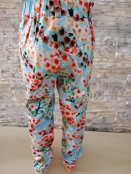 Dievčenské nohavice, 110