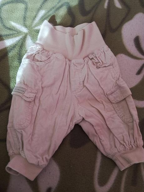 Mencestrove nohavice, 56