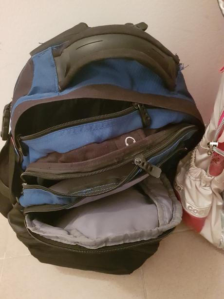 Školské tašky nosené mojimi dvojičkami ešte poslúž,