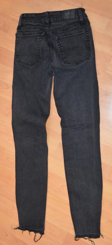 Antracitove slimky, 152