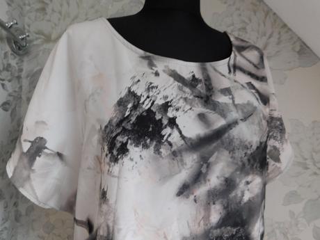 Pekna kvalitna letna tunika, next,42