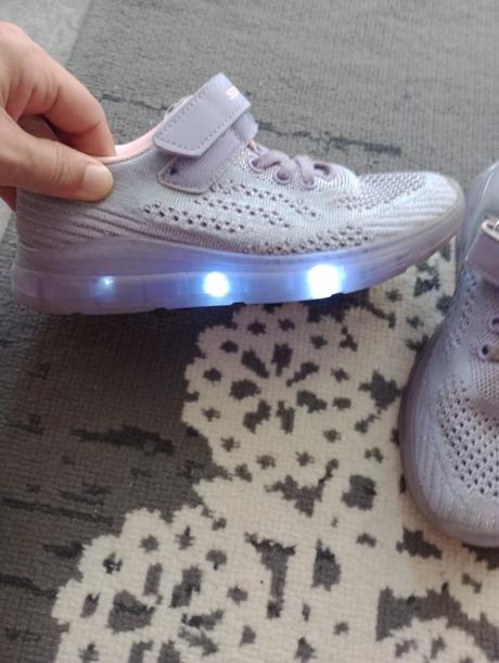 Svietiace tenisky, sprandi,32