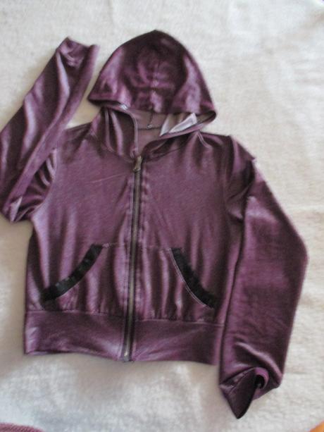 Vkusna mikinka s kapucnou na 8/9 rokov, 128