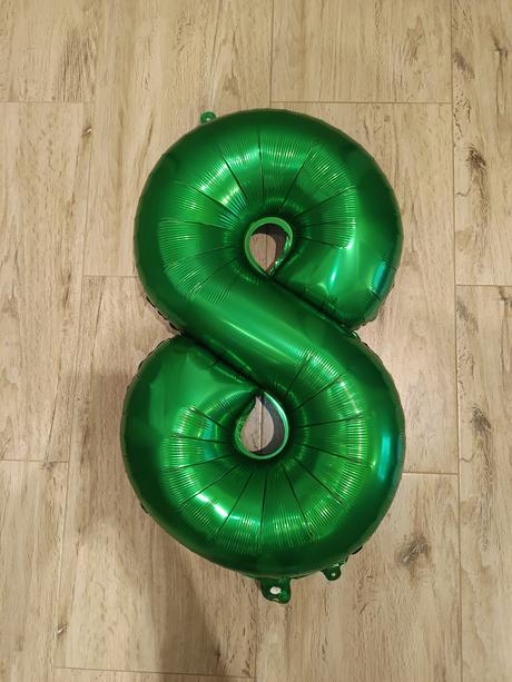 Balón s číslom 8, 
