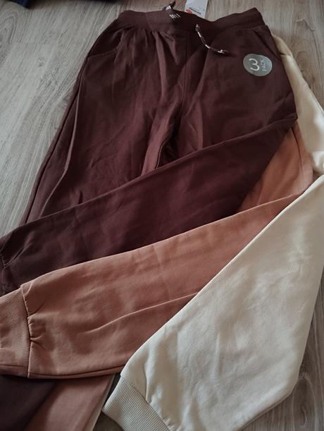 Balík teplákov, veľkosť 140, 140–152