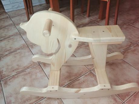 Hojdací koník drevený, 