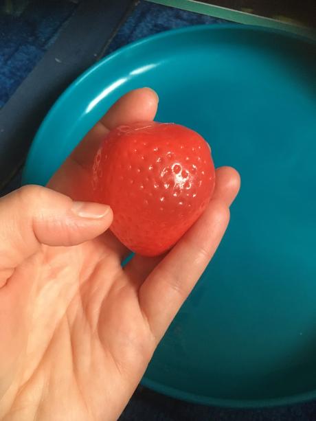 Ananás, jahoda, buchta a paprika do kuchynky,