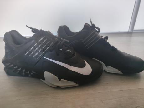 Vzpieračské topánky nike 40, 40