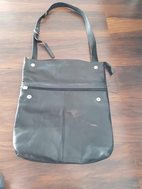 Kožená kabelka cez plece, 