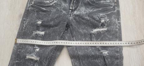 Šedé džínsy, gate,s