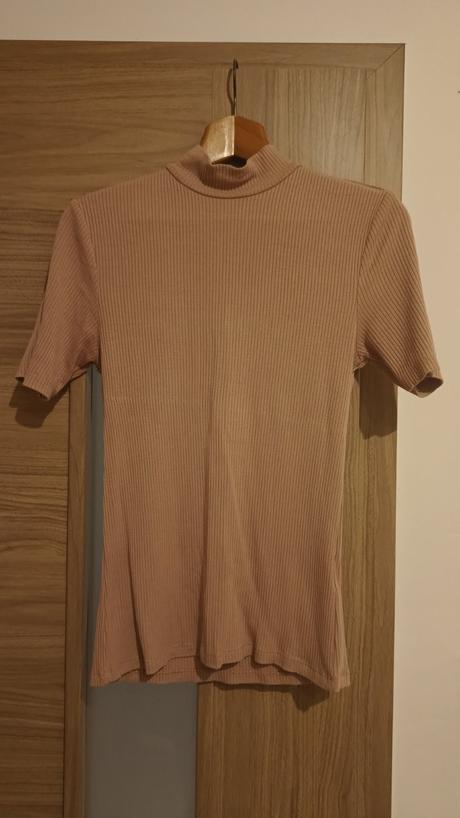 Rebrovaný rolák, s