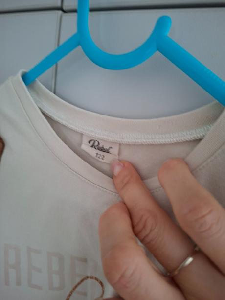 Tricko, saticky, rebel,122