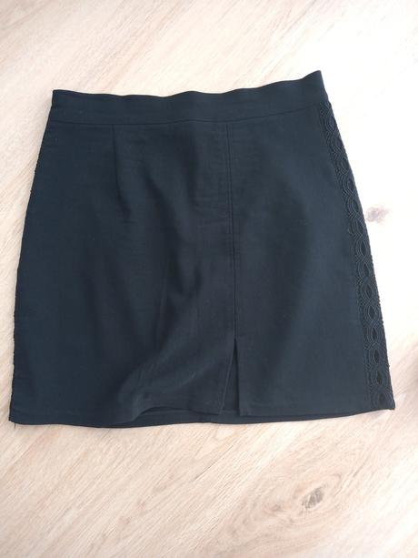 Čierna mini sukňa, s