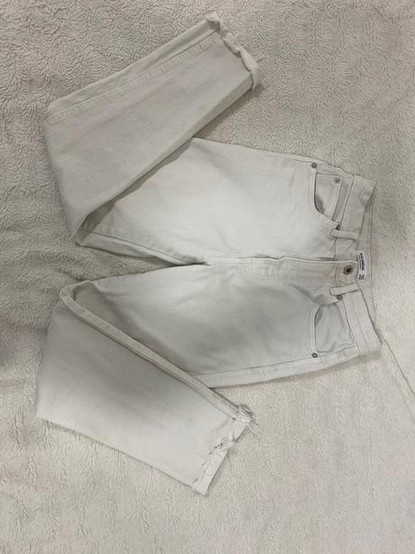 Biele rifle mom jeans, pull&bear,s