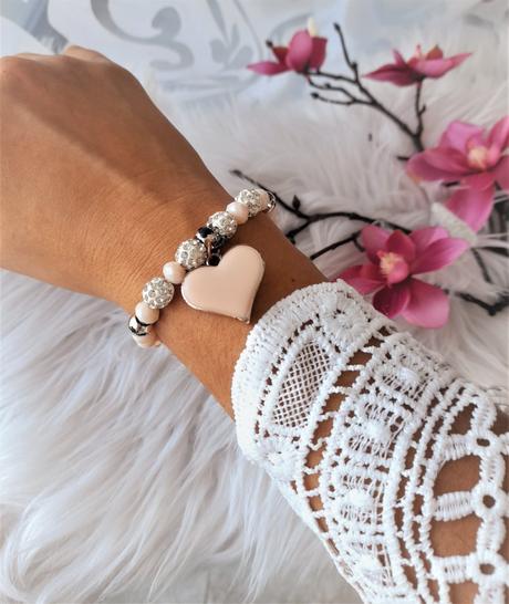 Náramok so srdiečkom, 
