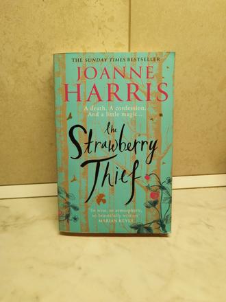 Joanne harris - the strawberry thief, 