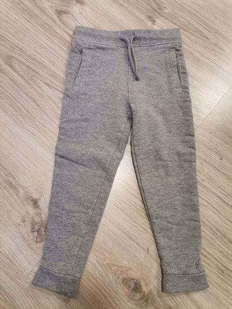 Chlapčenske sivé tepláky, 98