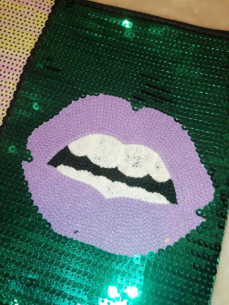 Nová listová kabelka flitrova, 