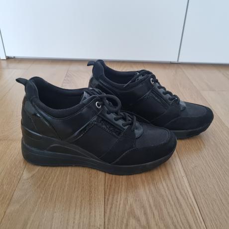 Dámske čierne tenisky, 38