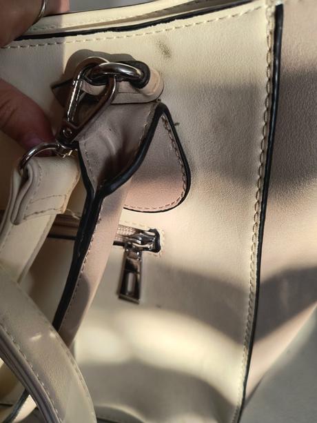 Krémová elegantná kabelka,