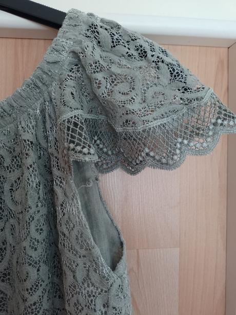 2x dámske čipkované šatočky v. s, s