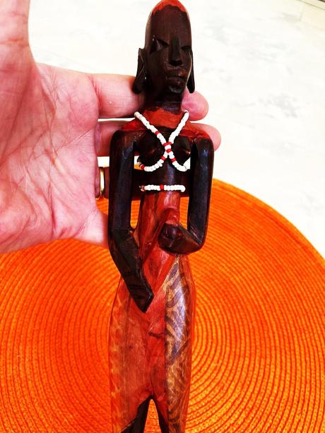 Drevená etno soška, 