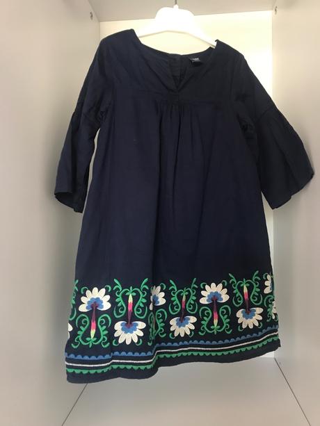 Vyšívané šaty, gap,104