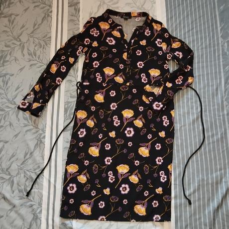 Tmavé kvetované šaty, esmara,m