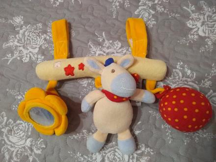 Hračka na zavesenie,