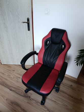 Hráčska stolička,