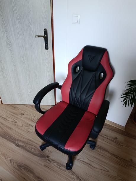 Hráčska stolička,