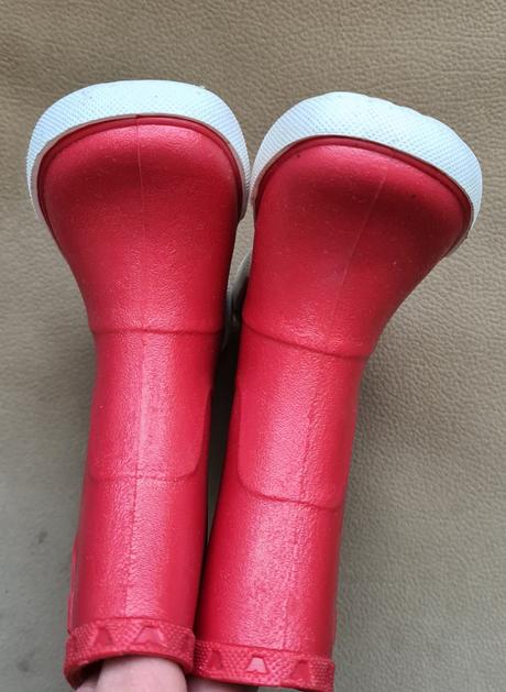 Gumáky boatilus, 21