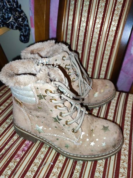 Čižmy pre dievčatko, 31