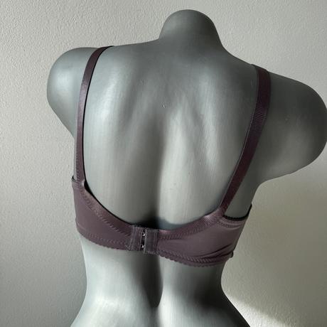 Jemne vystužená podprsenka s kosticami 8124 fialov, 85d