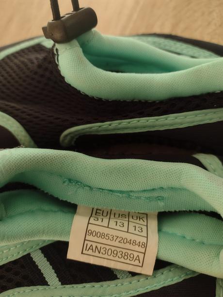 Topánky do vody, 31