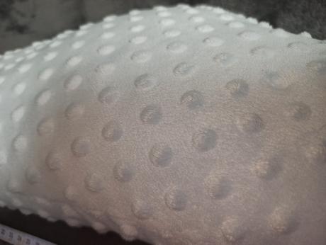 Vankúšik, húsenica, hrkálka, 