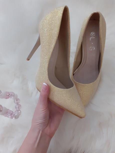 Spoločenské lodičky, 37