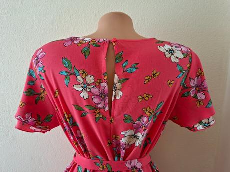 Elegantné šaty (veľkosť 36/38), 38