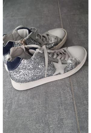 Strieborne tenisky, 39