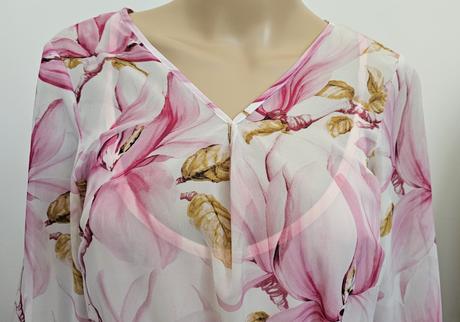 Kvetinové šaty, 40