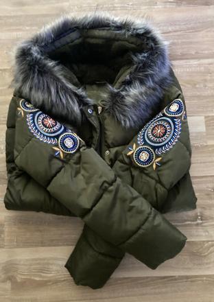 Oteplená krásna zimná bunda s prešivanim na rukáve, xl