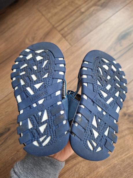 Sandálky action boy, 20