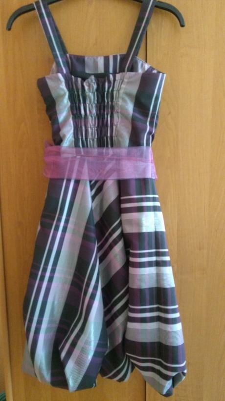 Spoločenské šaty so stuhou, 34