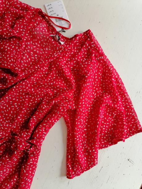 Červené krásne šaty m, m