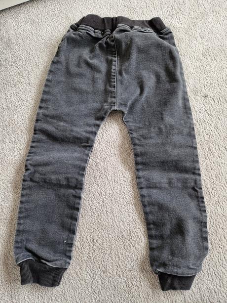 Jogery, reserved,104