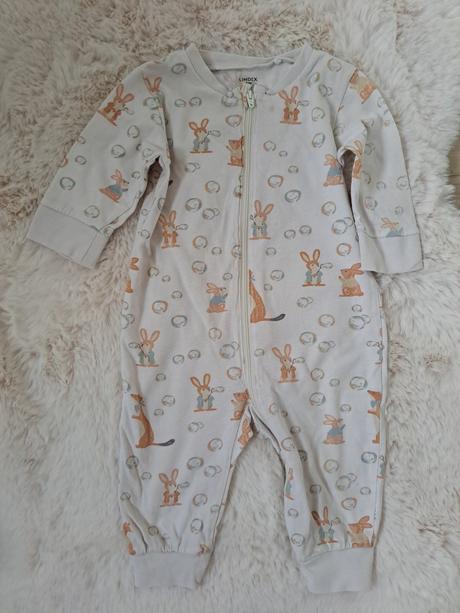 Pyžamo zajace a bubliny, lindex,68