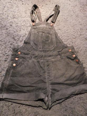 Šortky na traky, 38